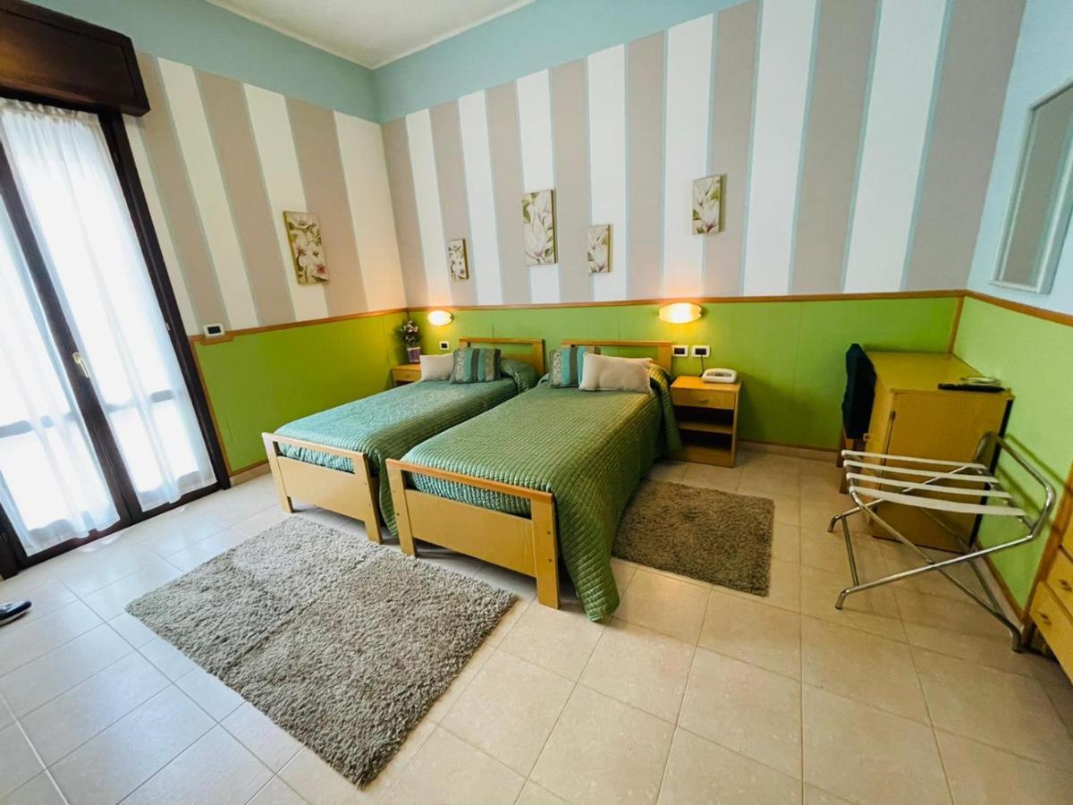 Hotel Azzurra Сальсомаджоре-Терме Экстерьер фото
