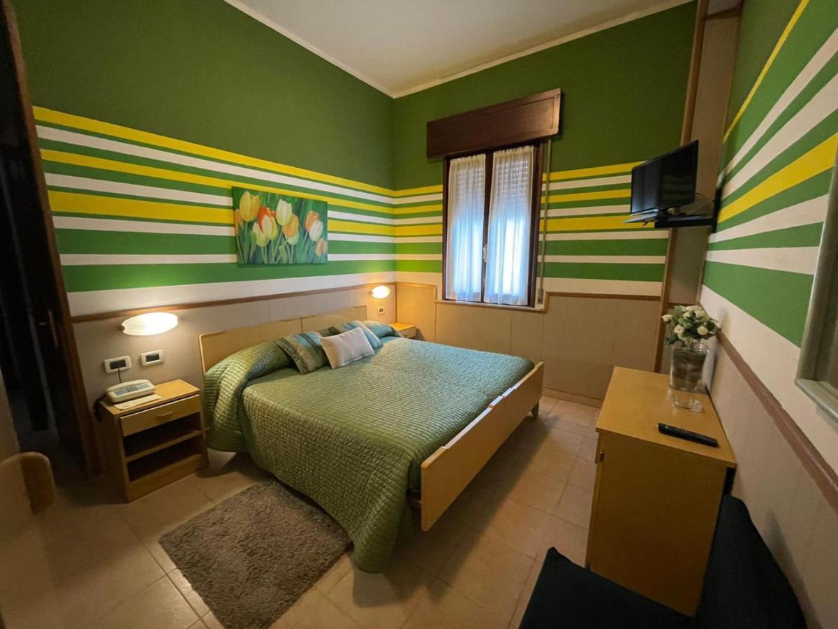 Hotel Azzurra Сальсомаджоре-Терме Экстерьер фото